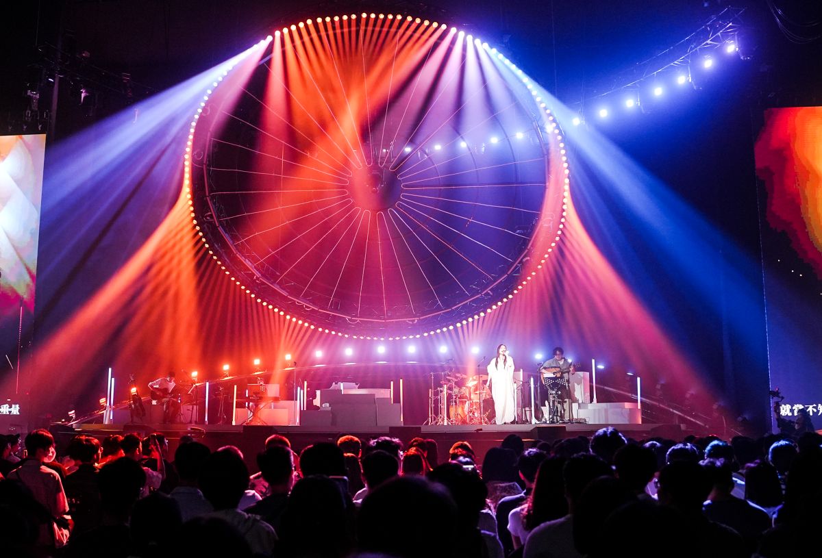 用Unplugged找回音樂的紋理—徐佳瑩〈我在聽〉演唱會