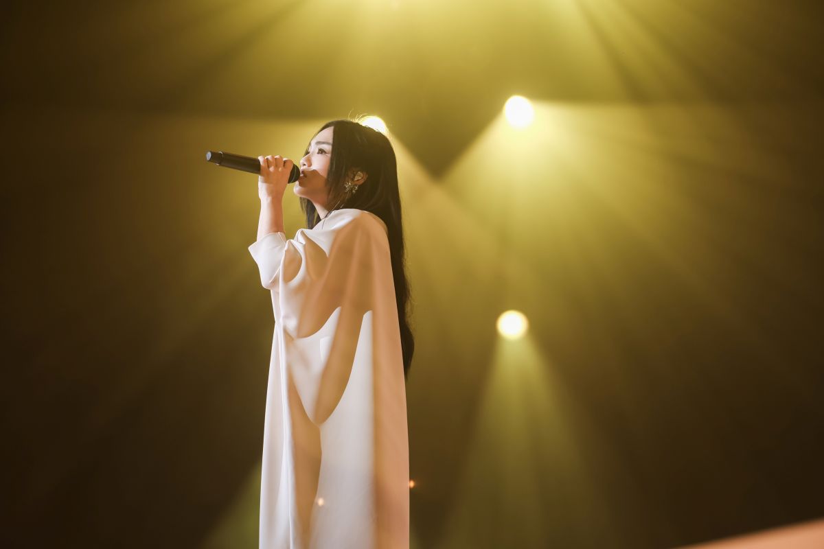 用Unplugged找回音樂的紋理—徐佳瑩〈我在聽〉演唱會