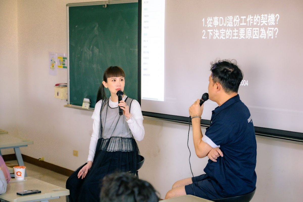 堅持事前不公開,魏如萱驚喜出現在文藻教室