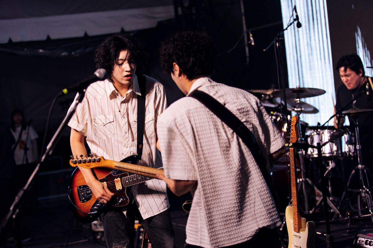 唯一的搖滾樂團 KIK 是今年剛出道的新星,不過他們的成員都來頭不小,包括人氣男團 PENTAGON 成員的鄭禹奭、樂團 SURL 的吳明錫以及樂團 Lacuna 的 Jung Min Hyuk。