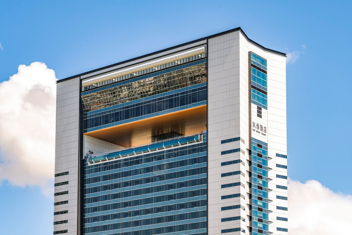 憑「金勾TREE」合照至承億酒店，享免費兌換手撕丹麥、聖誕紅Shot。