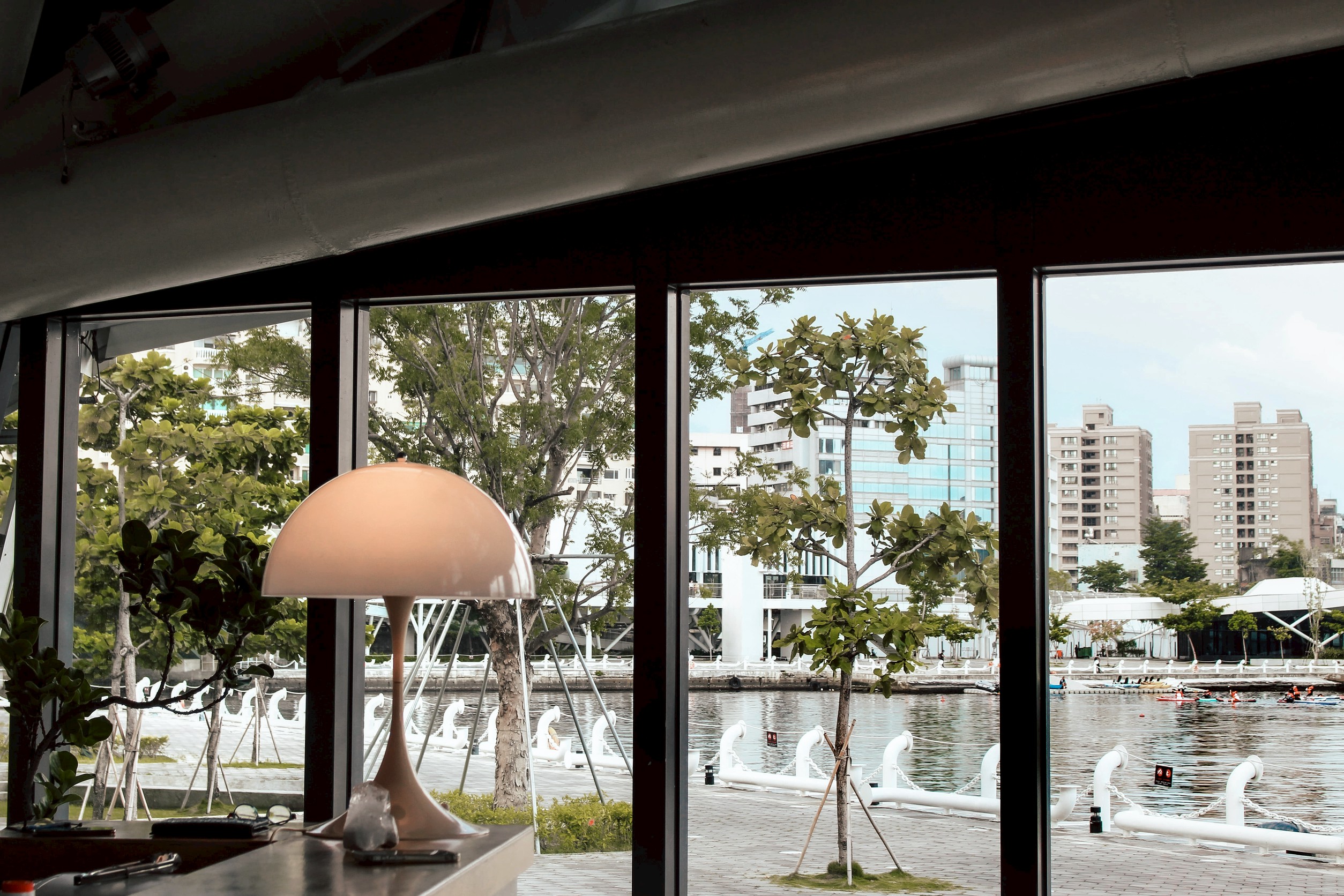 咖啡、藝術與海景，「高雄人的客廳」就該如此！－百瓦哥咖啡高流館兩年紀實