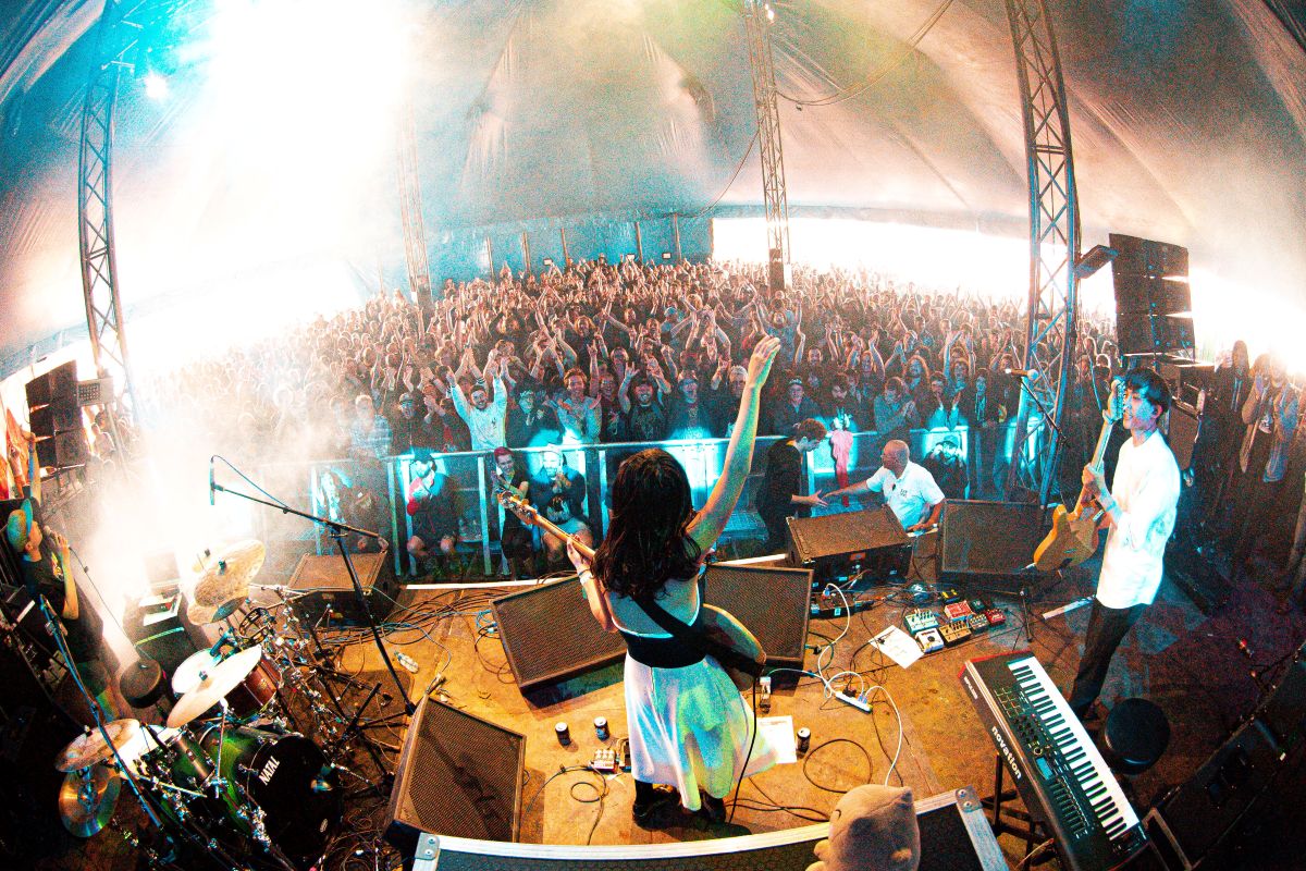 大象體操歐洲 ArcTanGent 音樂祭演出照片。照片提供：大象體操