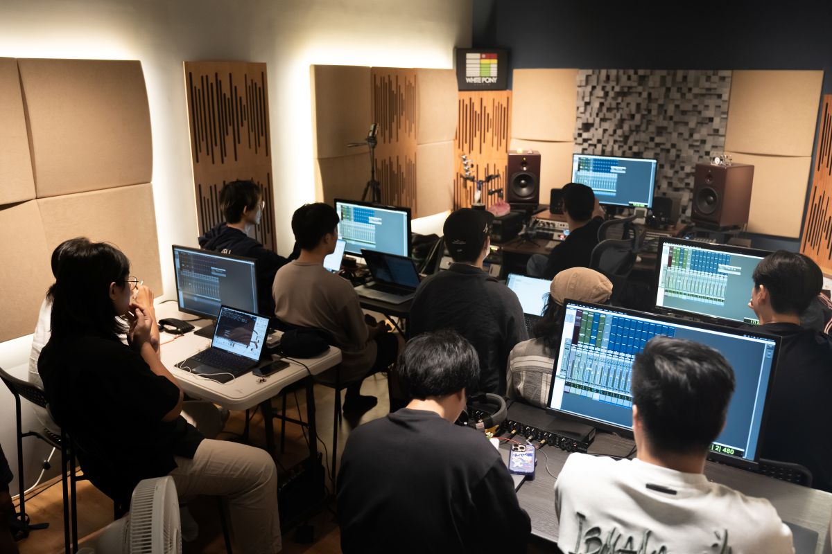 （淺動音樂錄音實作工作坊。Photo by 卡爾。照片提供：淺動藝文。）