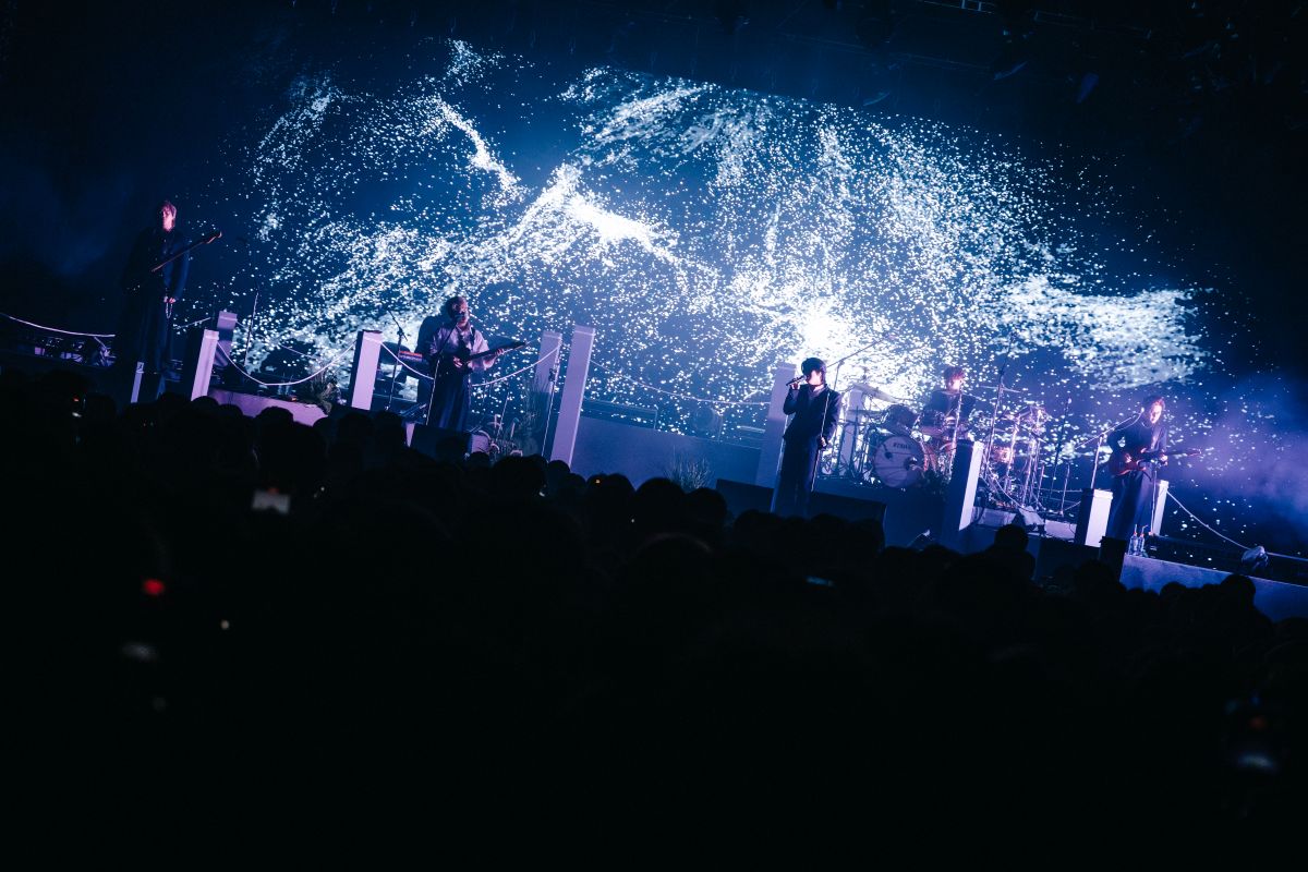 越過這座橋，並找到自己吧！－Who Cares胡凱兒談專輯《越過這座橋》與專場《告別了春光爛漫》 